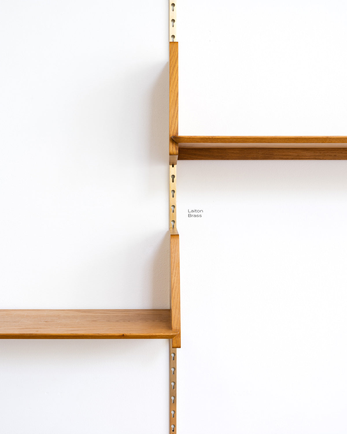 Wall standard