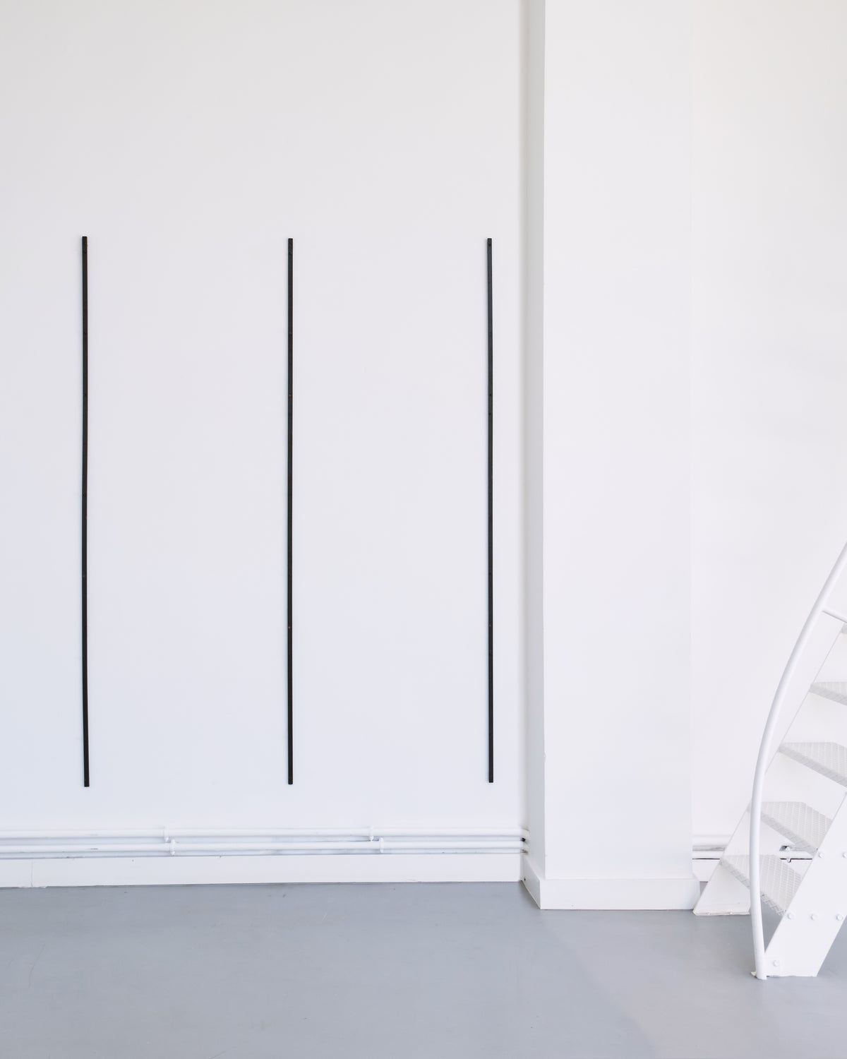 Wall standard