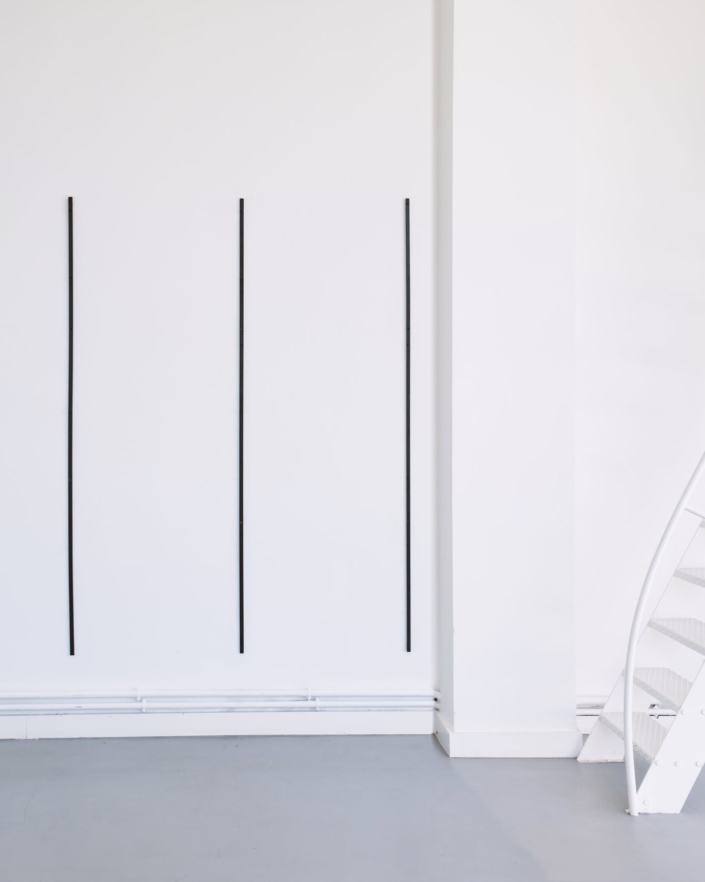 Wall standard
