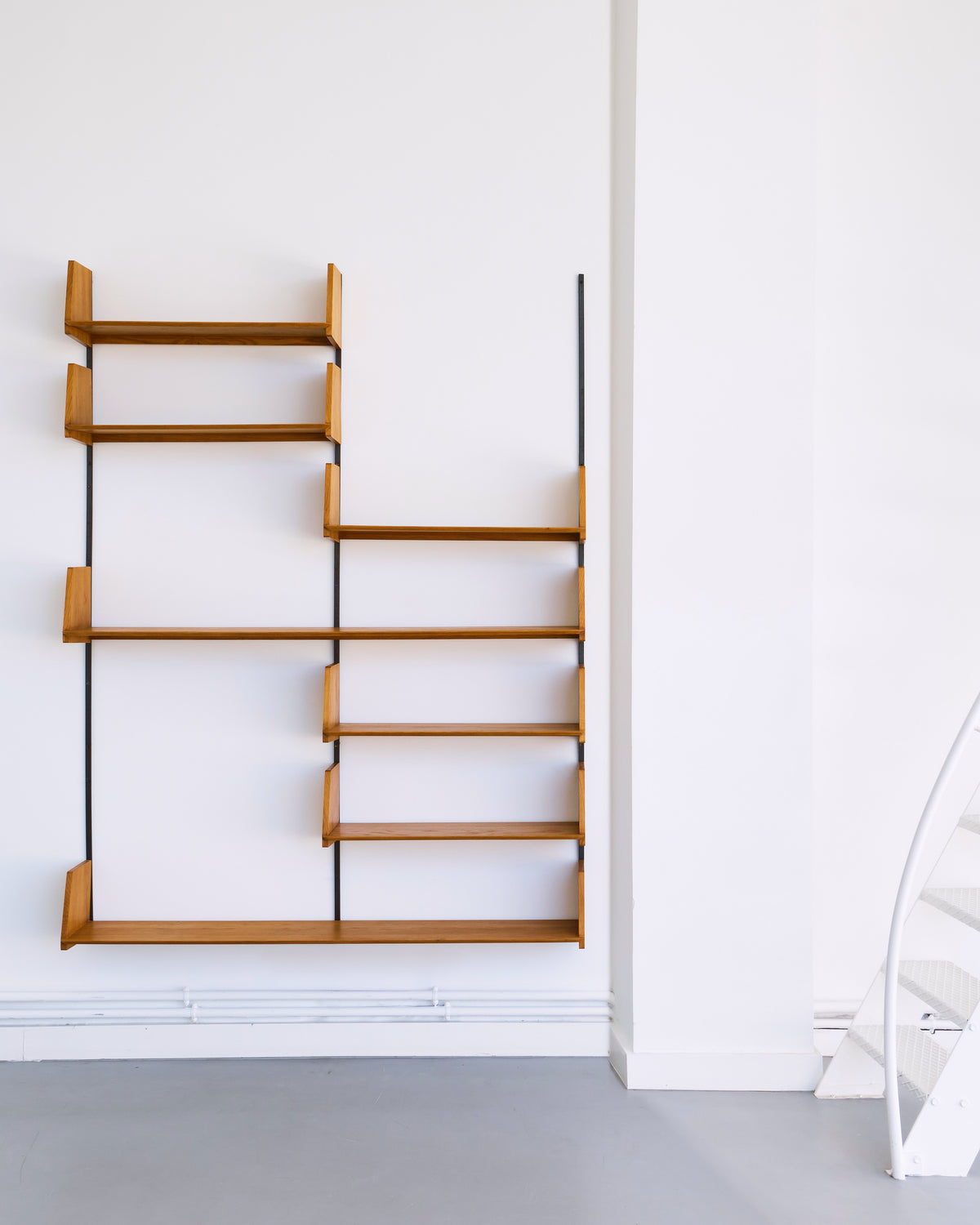 Wall Unit • E