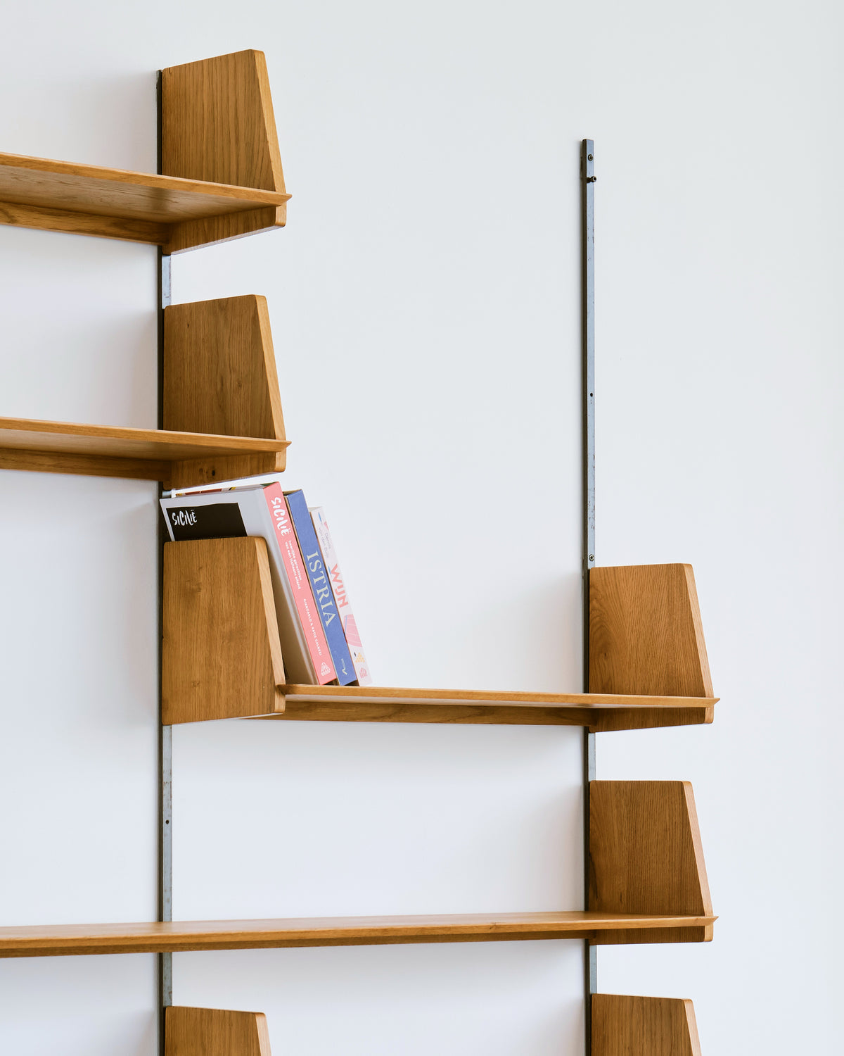 Wall Unit • E