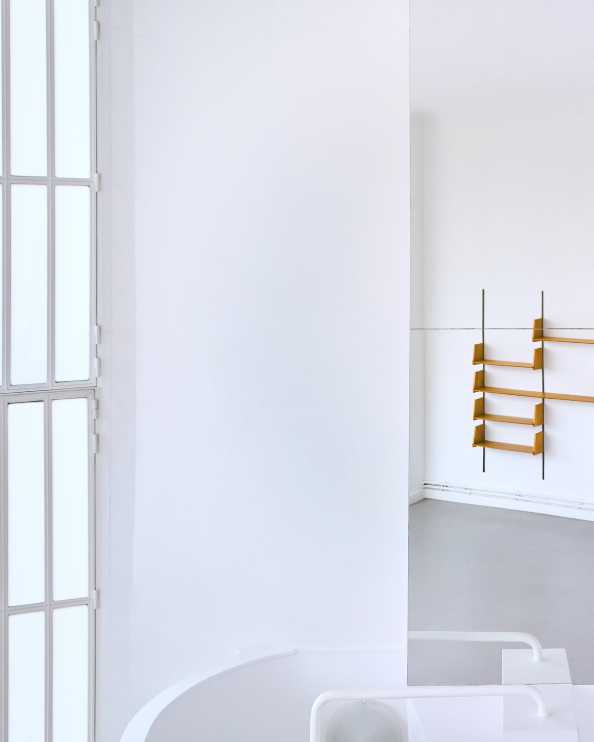 Wall Unit • E