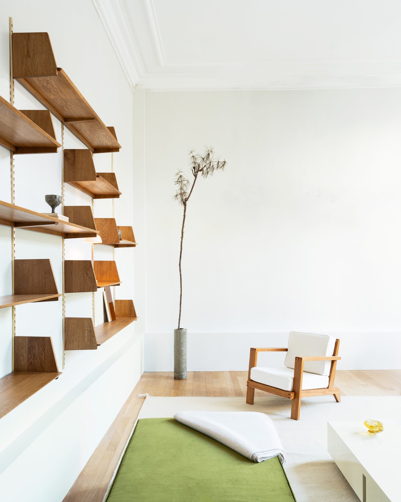 Wall Unit • E